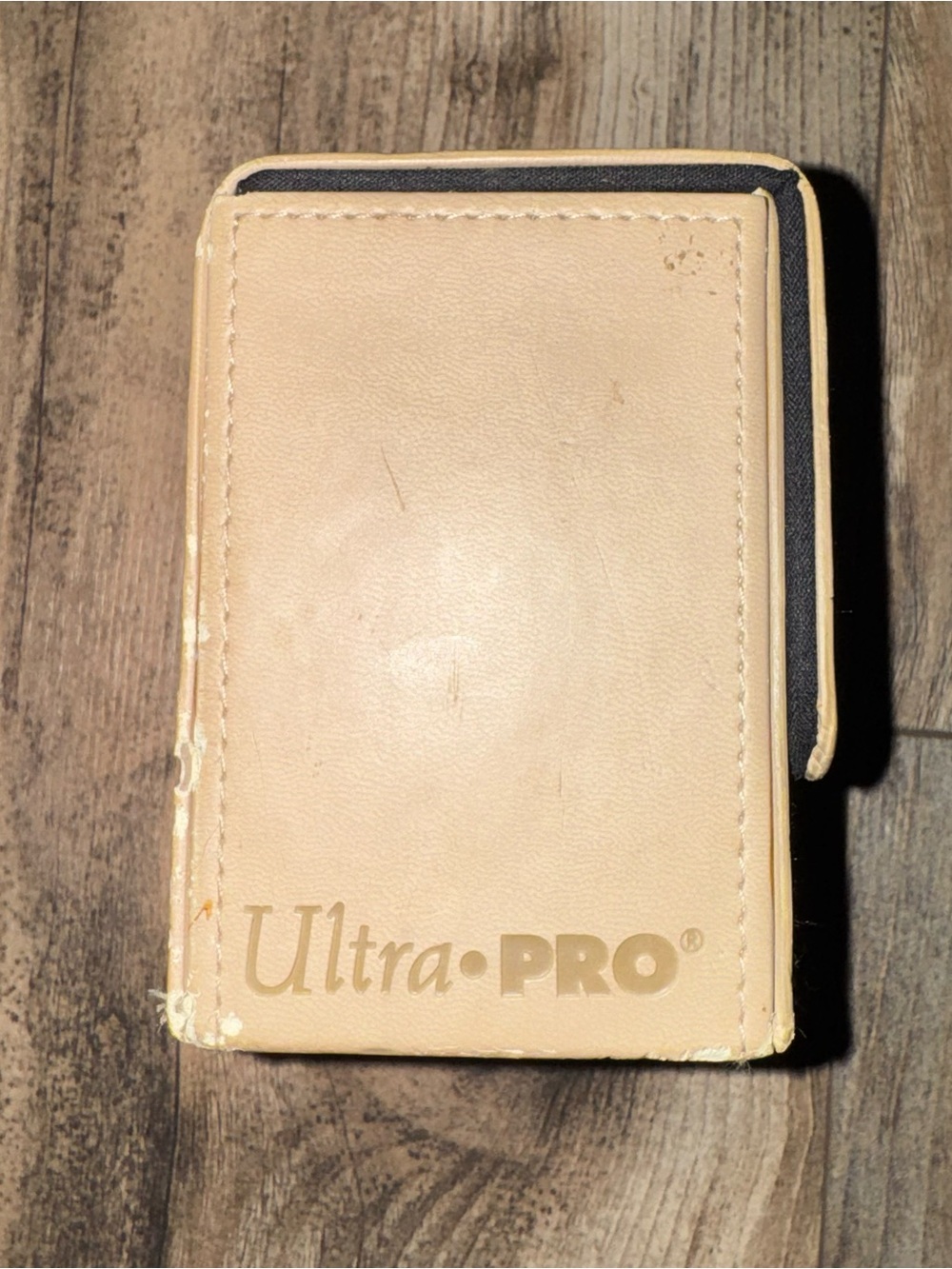 Ultra Pro White Deck Box Magnetic Flip 3rd Generation Vintage MTG Magic - Picture 2 of 8